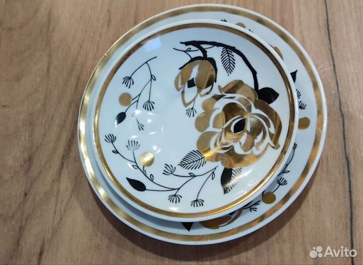 Фарфоровый кофейный сервиз 