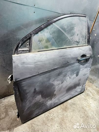 Дверь передняя правая Geely Emgrand 2013 г