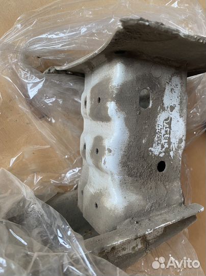 Усилитель заднего бампера skoda octavia A7