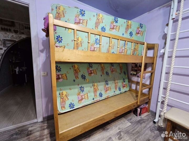 Кровать двухьярусная