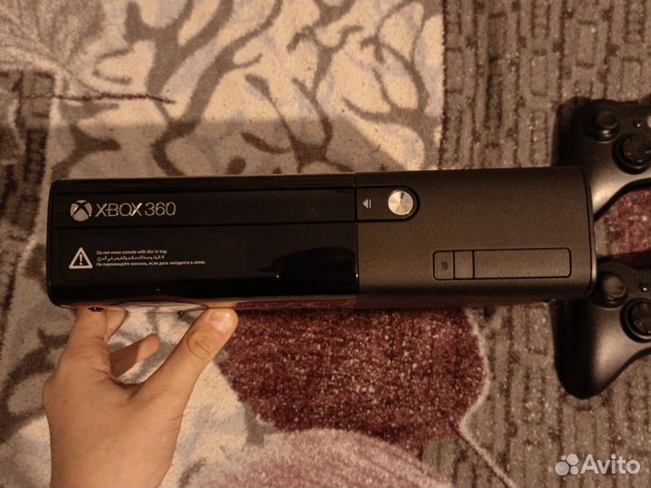 Продаю xbox 360 с прошивкой, 3 джойстика, Кинект