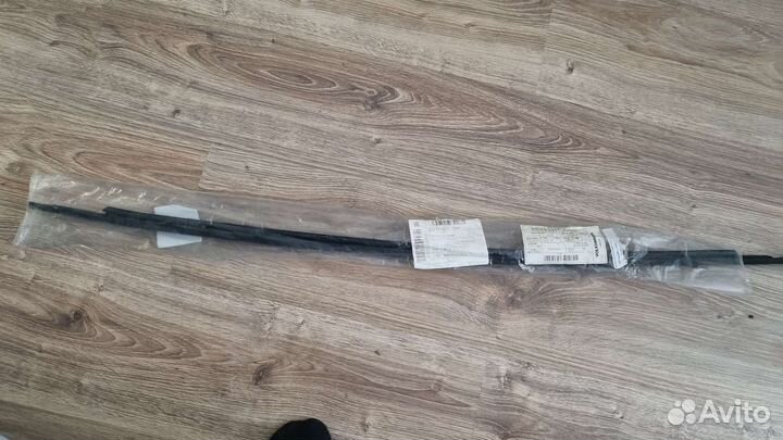 Уплотнитель двери Scoda Octavia 5E9839477 5AP