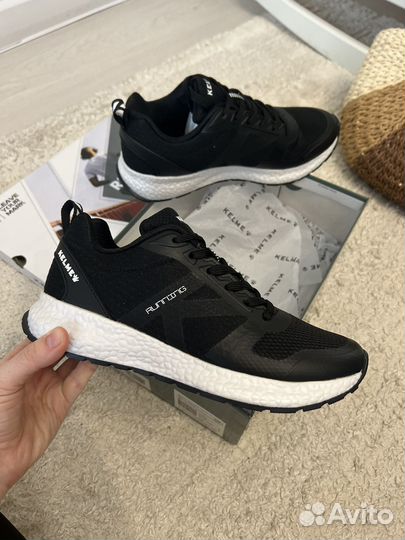 Кроссовки мужские 39