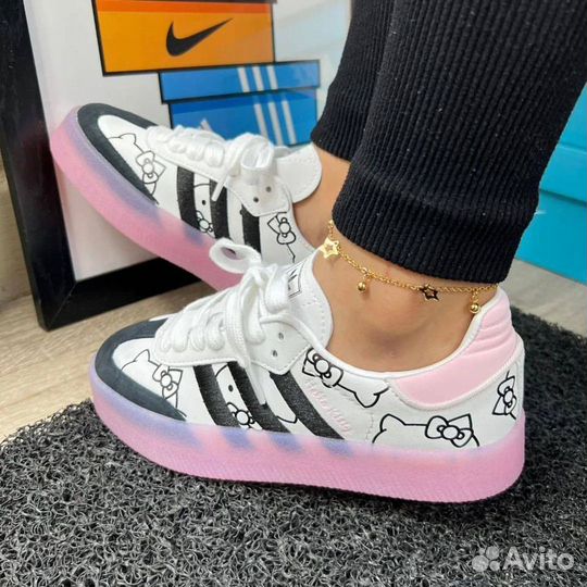 Кроссовки Adidas x Hello Kitty