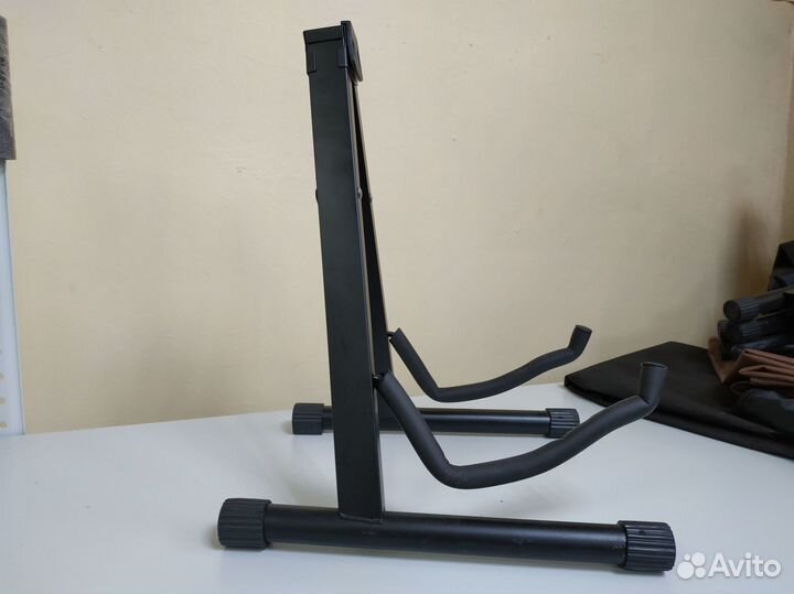 Стойка для гитары