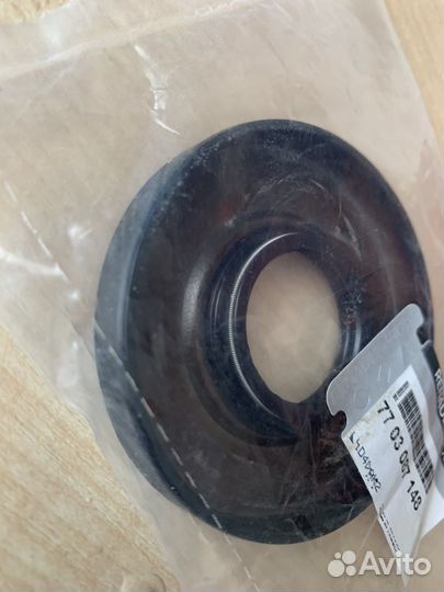 Сальник правого привода Renault