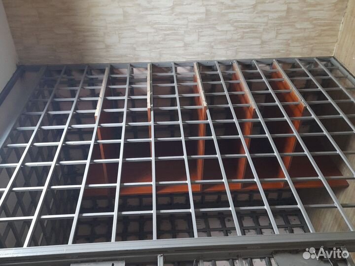 Металлическая решетка сейф