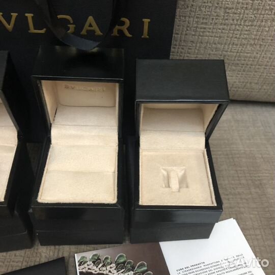 Коробка Bvlgari для кольца и сережек