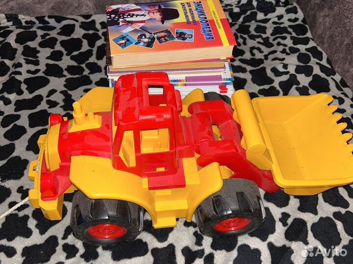 Детские игрушки пакетом пазл трактор книги