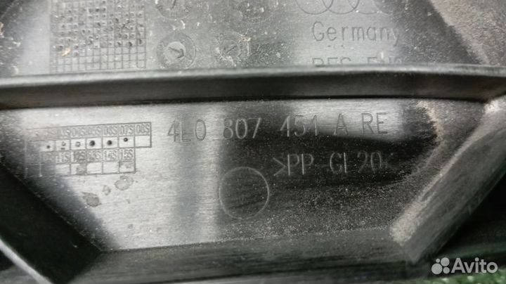 Крепление бампера Audi Q7 Правое Заднее