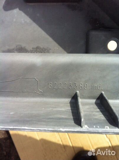 82241120 Renault range gama T K крыло ступень лева
