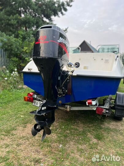 Катер с подвесным мотором