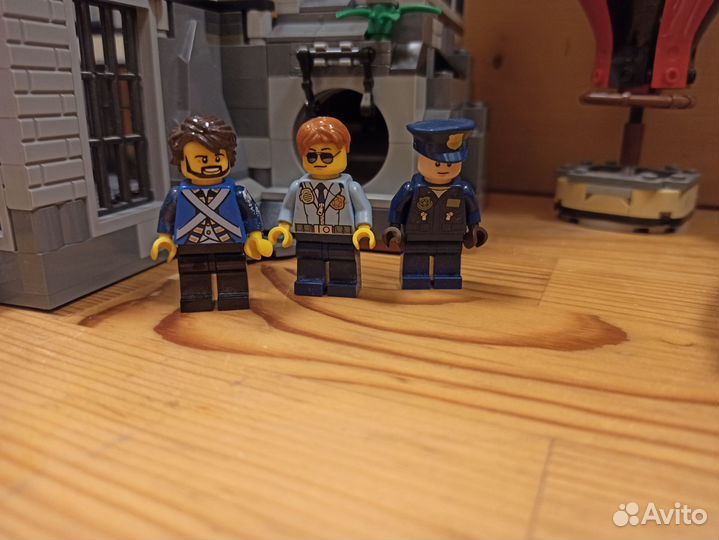 Lego тюремный остров