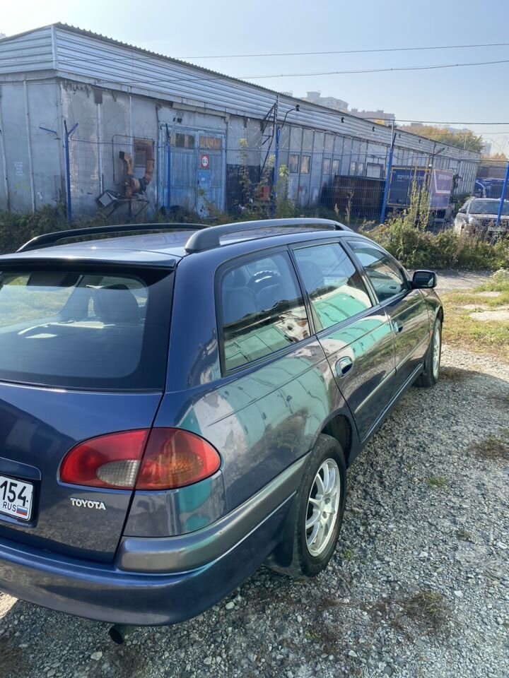 Toyota Avensis: фото владельца
