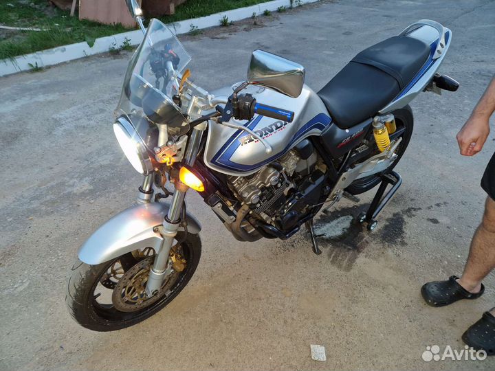 Honda cb 400 vtec 1