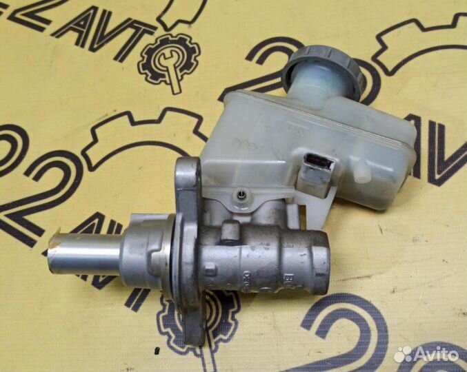 Главный тормозной цилиндр Suzuki Escudo TD54W J20A