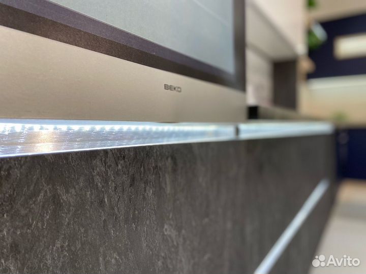 Кухни с открытыми шкафами на заказ в Саратове