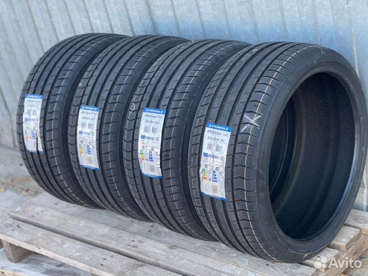 Triangle EffeXSport TH202 235/35 R19 91Y