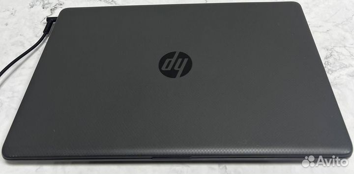 Мощный ноутбук для работы и дома HP i3-10Gen