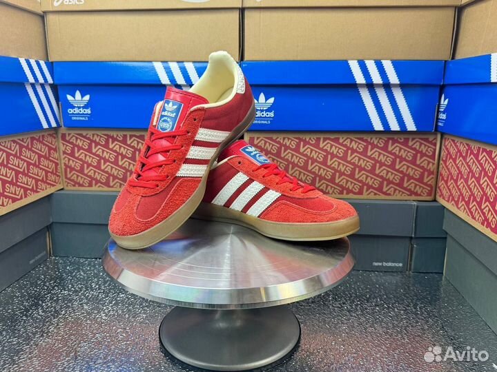 Adidas originals gazelle vintage red