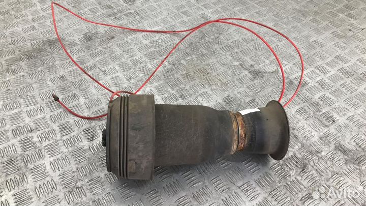 Пневмоподушка задняя правая BMW X5 E70 2009