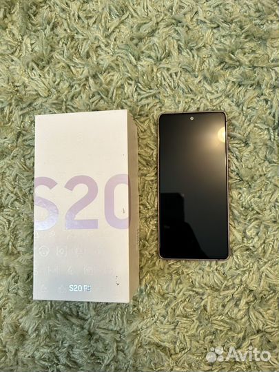 Телефон Samsung s20fe