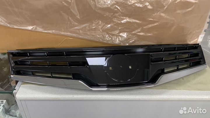 Решетка радиатора Nissan Note 2012