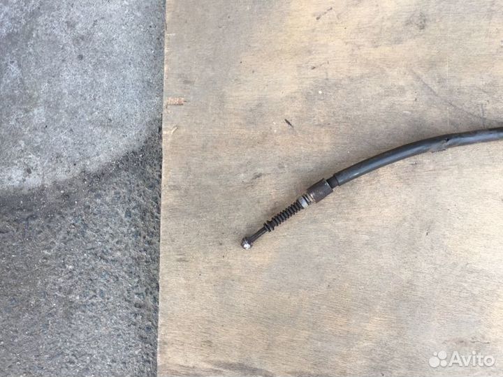 Трос ручного тормоза ручника правый Audi A4 B6 B7
