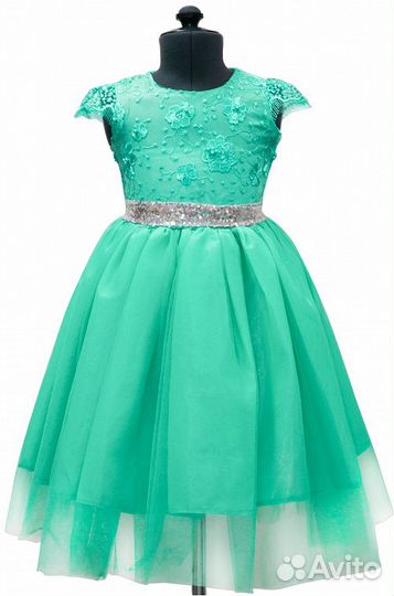 Новое нарядное платье