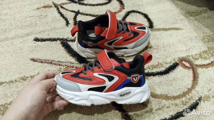 Кроссовки детские бу 29р