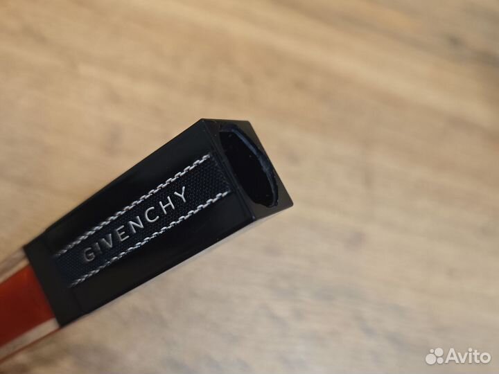 Givenchy блеск для губ vinil 12 оригинал дефект