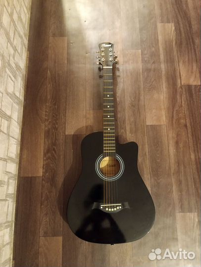 Акустическая гитара