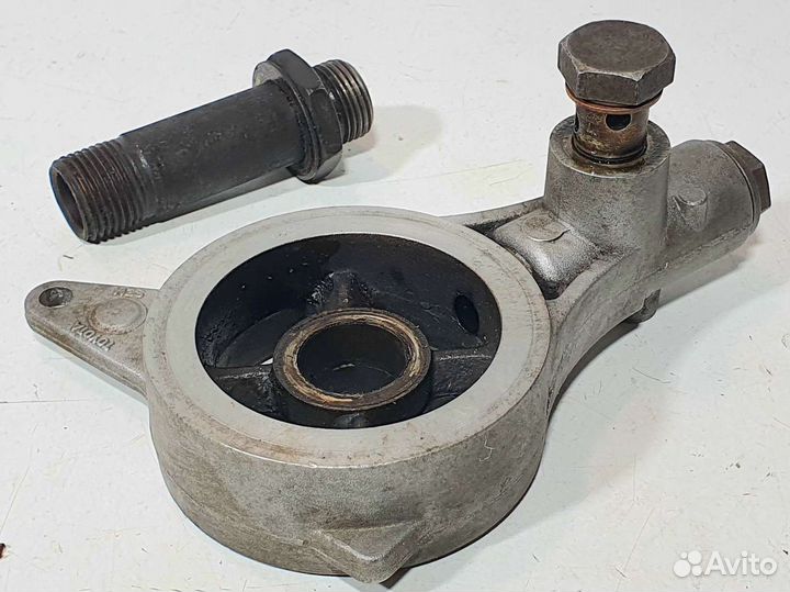 Кронштейн масляного фильтра Toyota Avensis T220