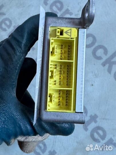 Блок airbag Nissan Fuga 2006