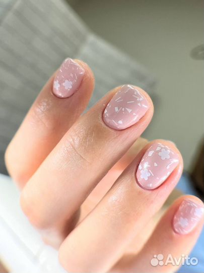 Модель на маникюр