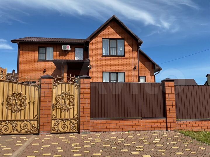 Дом 190 м² на участке 15 сот.