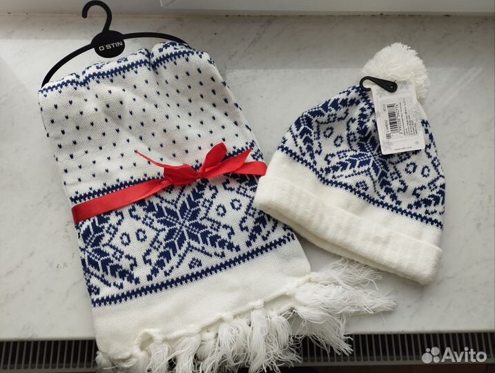 Новогодний шарф и шапка новые