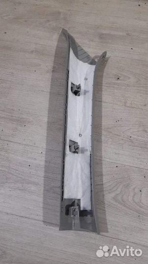 Накладка стойки передняя правая Volkswagen Tiguan