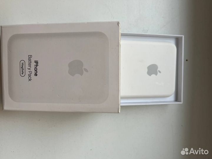 Power bank для iPhone