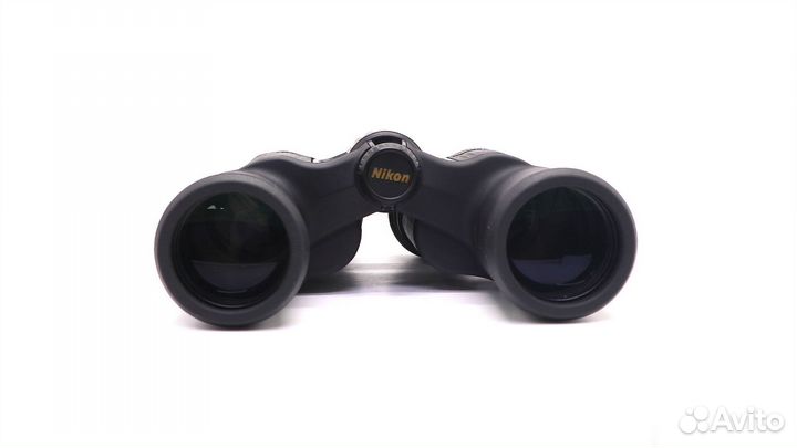 Бинокль Nikon Aculon A211 10x42
