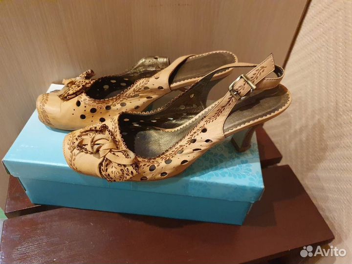 Босоножки женские 38 размер