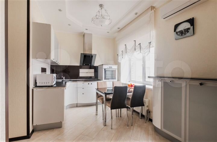 2-к. квартира, 56 м², 13/13 эт.