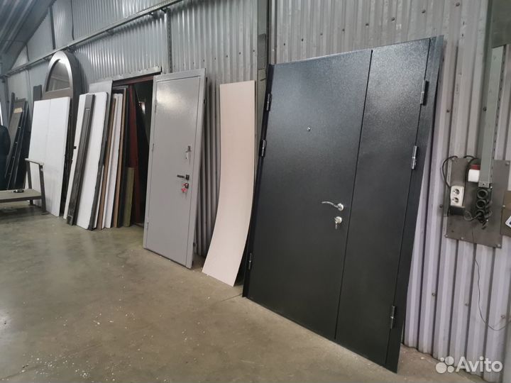 Тамбурная дверь металлическая