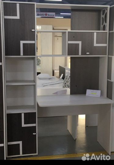 Стол письменный с надстройкой