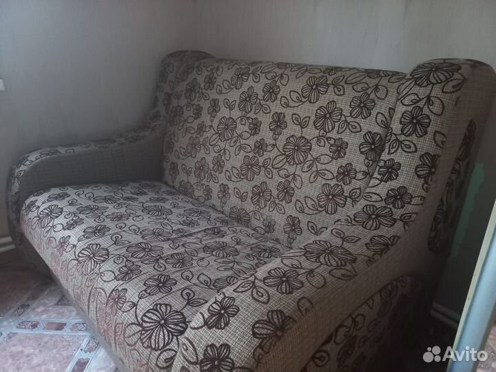 Диван