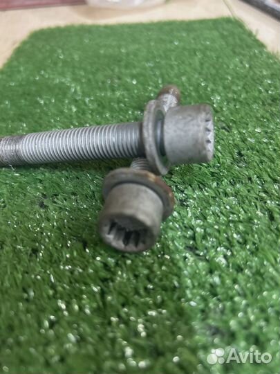 Болт M12X1.5X85-S31N Audi Q7