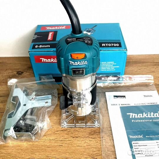 Ручной фрезер Makita RT0700 (новый)