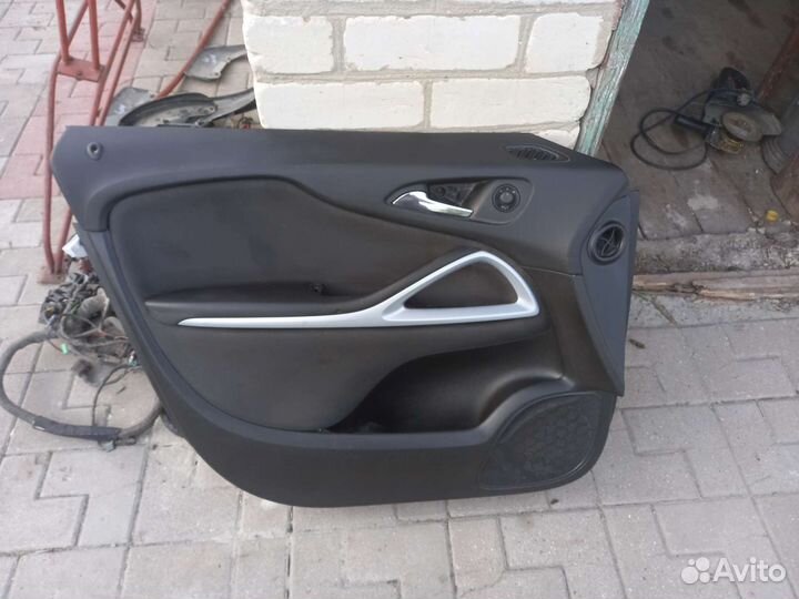 Opel zafira c дверная карта водительская