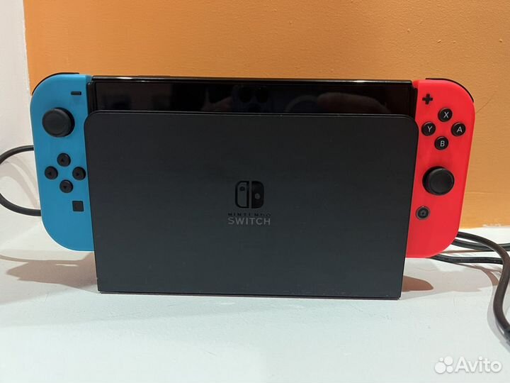 Nintendo switch oled прошитая с чипом + аксессуары