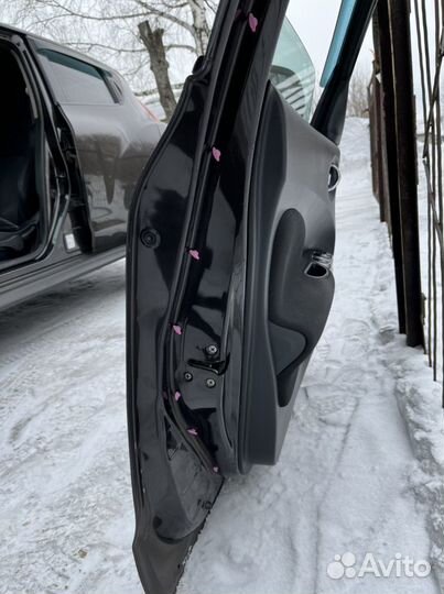 Дверь nissan juke